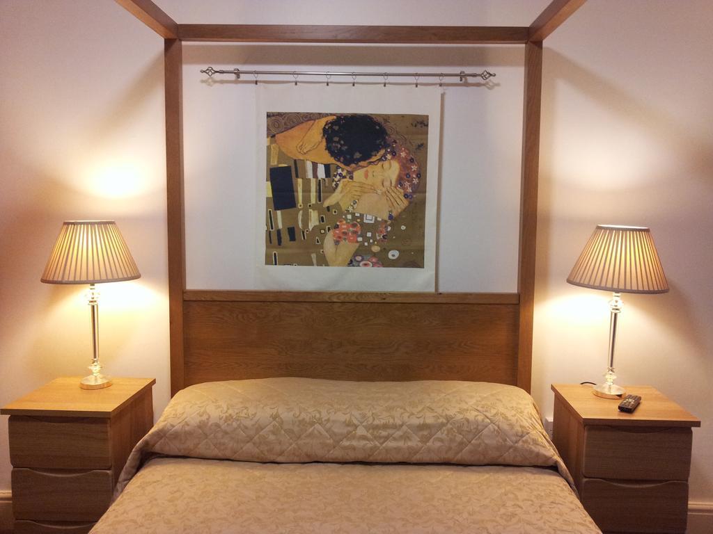 Tintagel Arms Bed And Breakfast Экстерьер фото